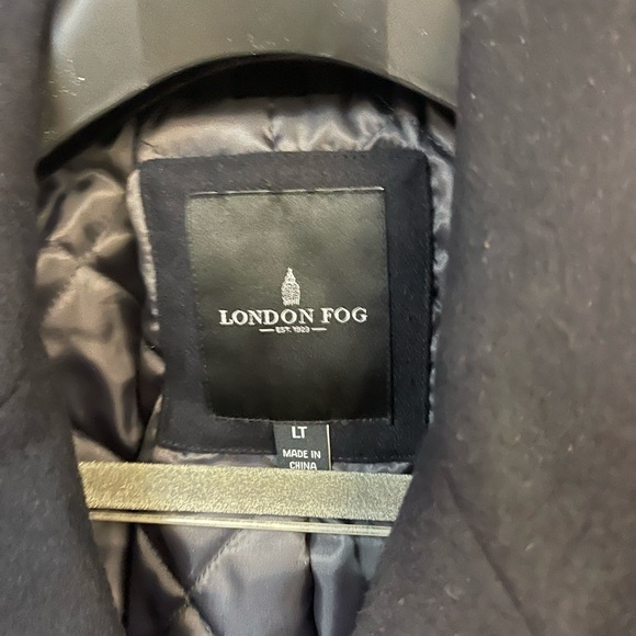 BNWT London fog pea coat size large. Includes scarf. - Picture 2 of 3